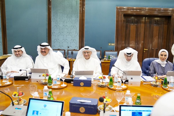 د.أمثال الحويلة وعبداللطيف المشاري ود.نادر الجلال وم.سيد جلال الطبطبائي والمستشار ناصر السميط