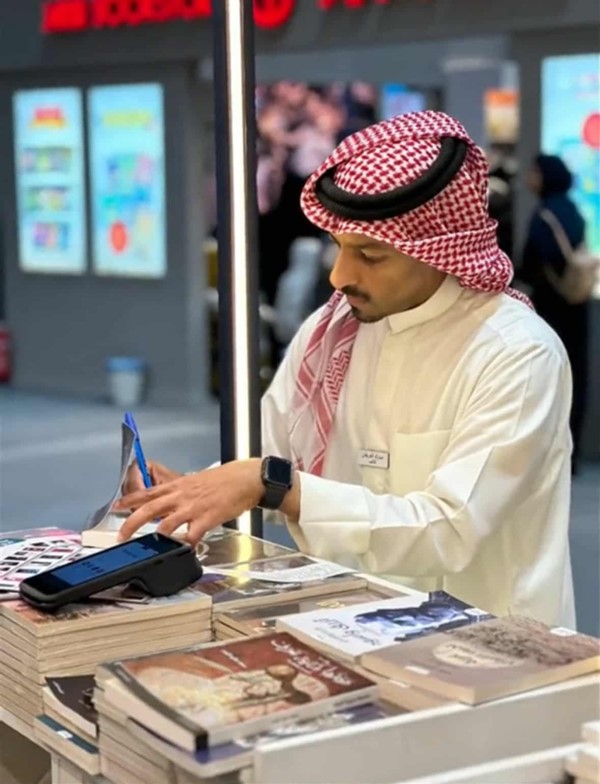 الكاتب مبارك العريفان : المشاركة بمعرض تونس للكتاب تعزيزاً للحضور الثقافي الكويتي عربياً ودولياً