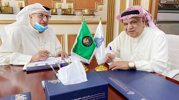 فخري عودة متعدد المواهب .. وداعا