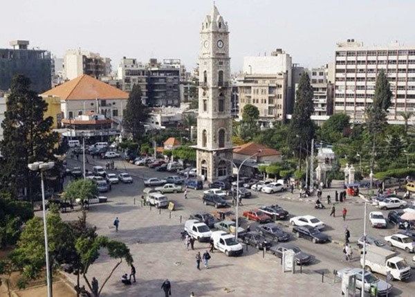 مشهد عام من ساحة التل في طرابلس (محمود الطويل)