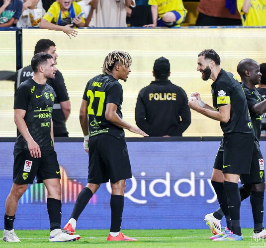الاتحاد عبر النصر بصعوبة