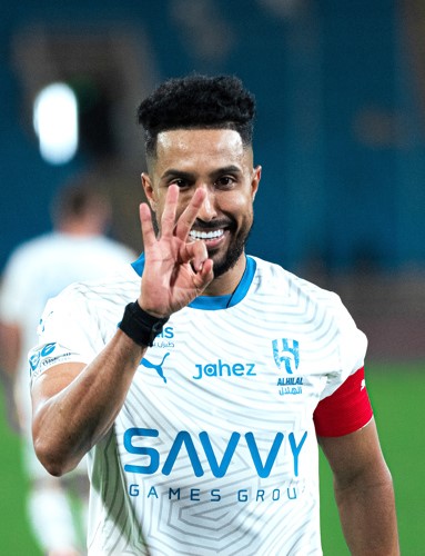 قائد ونجم الهلال سالم الدوسري سجل هاتريك رائعا