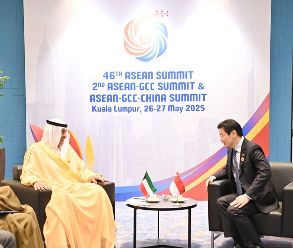 ممثل صاحب السمو الأمير الشيخ مشعل الأحمد سمو ولي العهد الشيخ صباح الخالد مستقبلا رئيس الوزراء ووزير المالية السنغافوري لورنس وونج