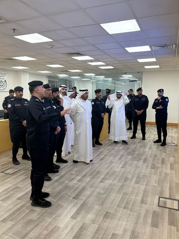 جانب من جولة الشيخ عذبي الناصر التفقدية على مديرية أمن محافظة الفروانية ومخفر خيطان