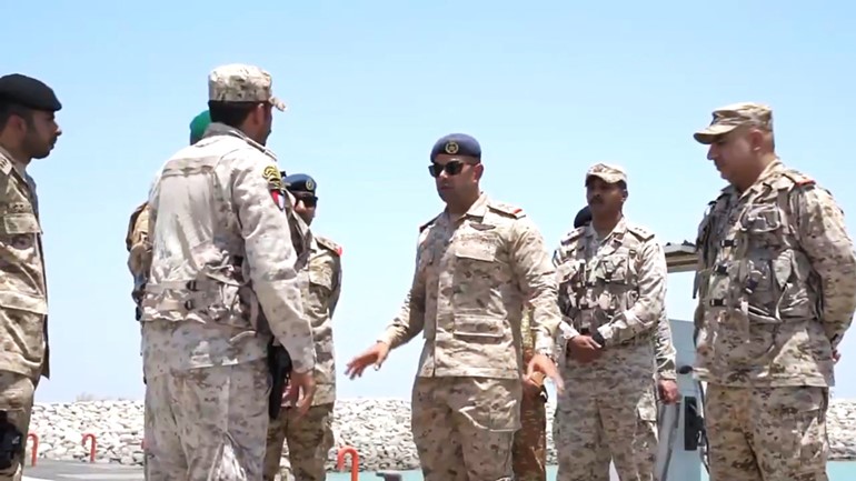 نائب رئيس الأركان اللواء ركن طيار الشيخ صباح جابر الأحمد خلال الجولة
