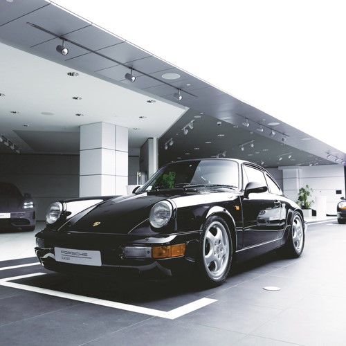 بورشه كاريرا 964 آر إس باللون الأسود غراند بري