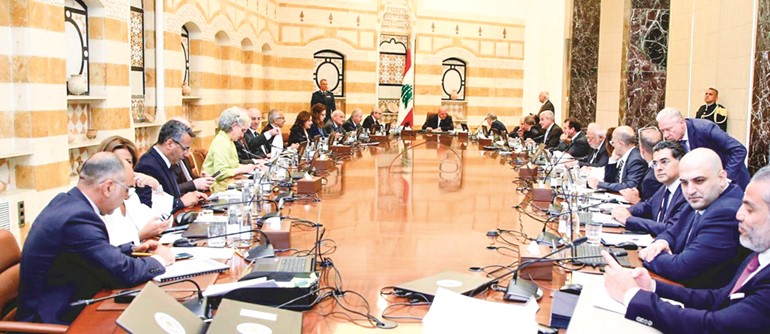 رئيس الجمهورية العماد جوزف عون مترئسا جلسة مجلس الوزراء في قصر بعبدا أمس 			 (محمود الطويل)