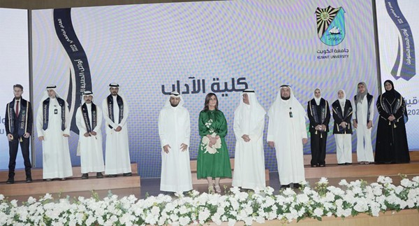 وزير التعليم العالي: فائقو جامعة الكويت فخر للوطن ونموذج يحتذى به