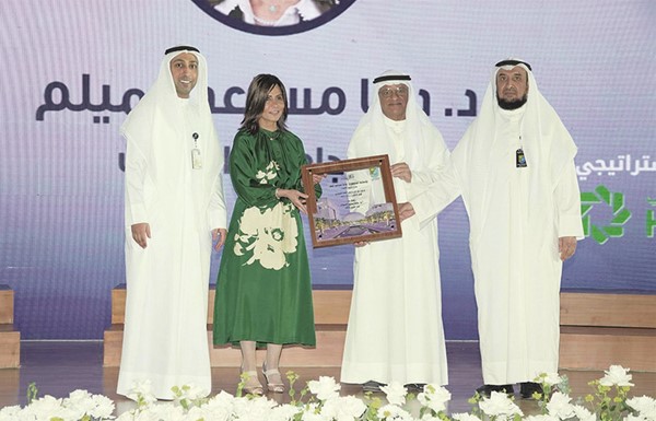وزير التعليم العالي: فائقو جامعة الكويت فخر للوطن ونموذج يحتذى به