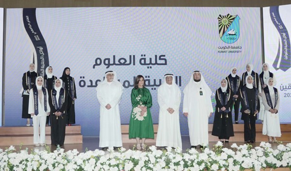 وزير التعليم العالي: فائقو جامعة الكويت فخر للوطن ونموذج يحتذى به