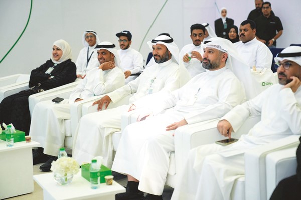 بعض المشاركين في الحفل من الجانبين