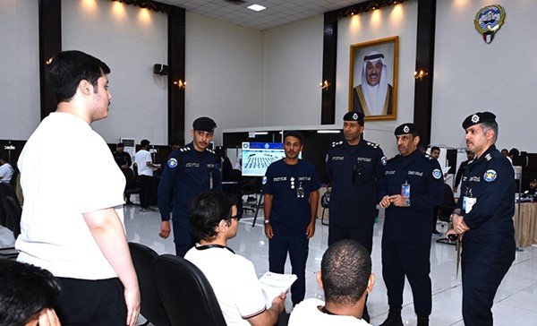 وكيل وزارة الداخلية بالتكليف يتفقّد لجان التسجيل والقبول في أكاديمية سعد العبدالله للعلوم الأمنية