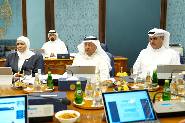 د.صبيح المخيزيم وطارق الرومي وم.نورة الفصام