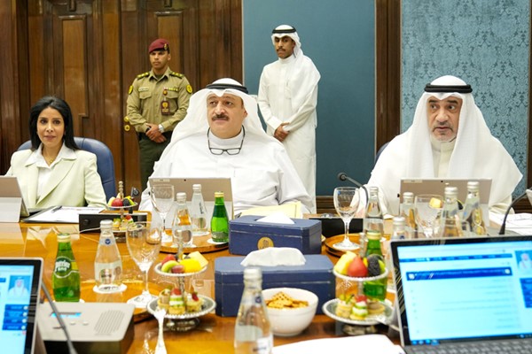 النائب الأول لرئيس مجلس الوزراء ووزير الداخلية الشيخ فهد اليوسف ود.أحمد العوضي ود.نورة المشعان