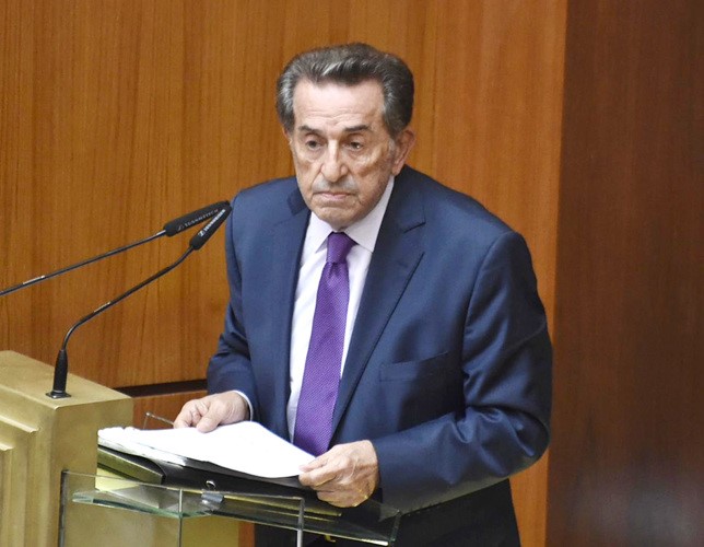 الوزير السابق بطرس حرب