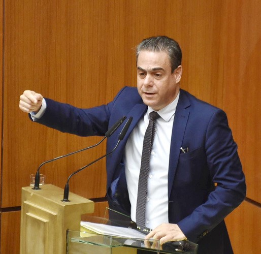 الوزير السابق نقولا صحناوي