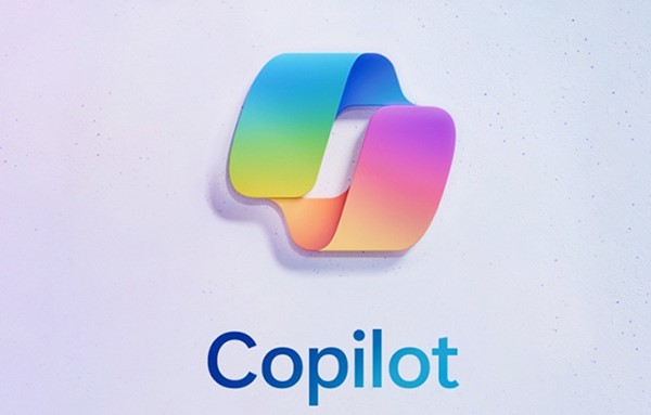 «الوطني» يطلق المساعد الرقمي «Copilot» عبر كل إداراته