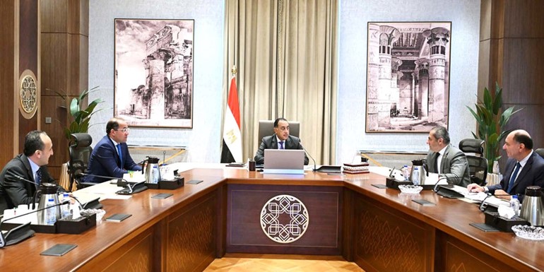 جانب من اجتماع رئيس مجلس الوزراء د.مصطفى مدبولى وأحمد كجوك وزير المالية وخالد عباس رئيس مجلس الإدارة والعضو المنتدب لشركة العاصمة الإدارية للتنمية العمرانية