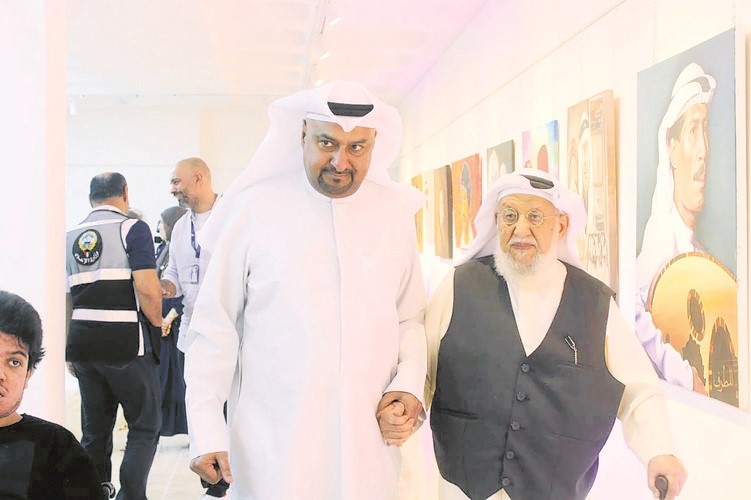  ومع رئيس مجلس نقابة الفنانين الكويتية د. نبيل الفيلكاوي