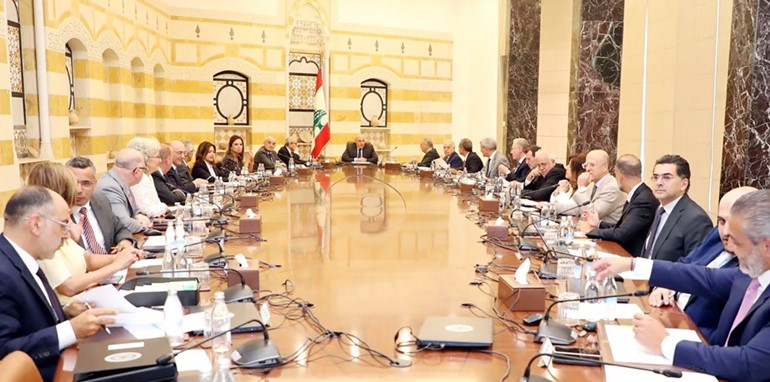 جلسة الحكومة اللبنانية برئاسة العماد ميشال عون قبل انسحاب الوزراء الشيعة الخميس الماضي (محمود الطويل)