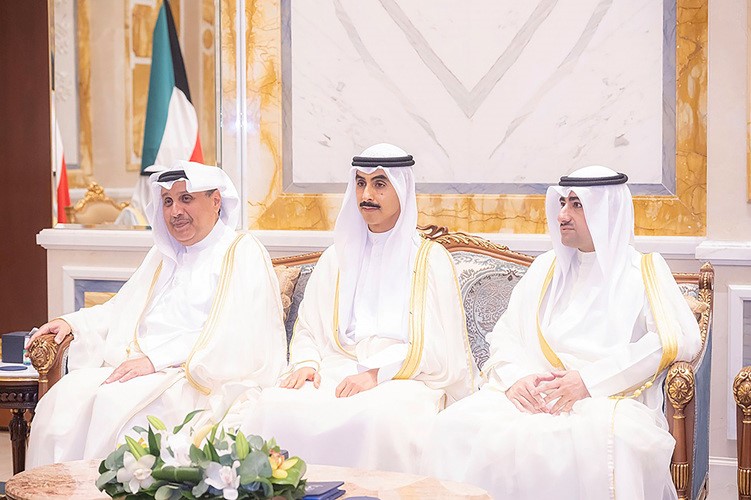 وزير شؤون الديوان الأميري الشيخ حمد جابر العلي ورئيس ديوان سمو ولي العهد الشيخ ثامر الجابر ووكيل الديوان الأميري الشيخ عبدالعزيز مشعل المبارك
