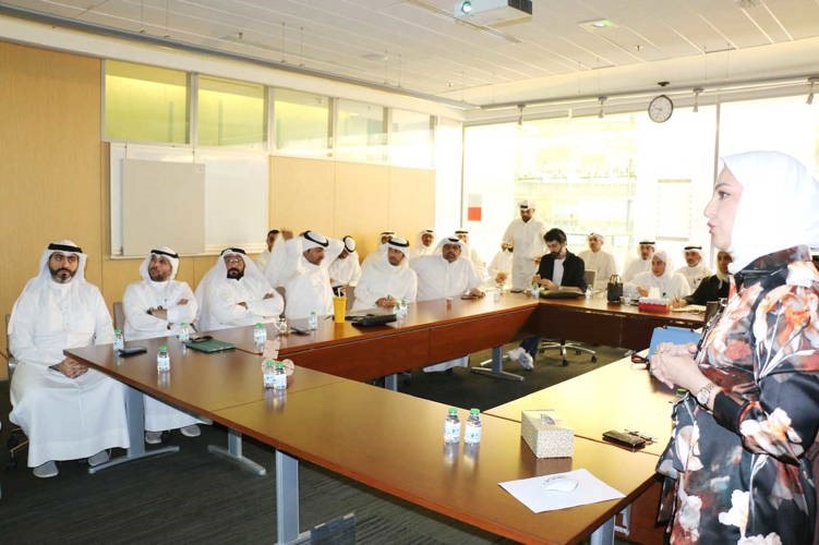 جانب من الدورات التدريبية المتخصصة للموجهين الفنيين ورؤساء الأقسام والمعلمين