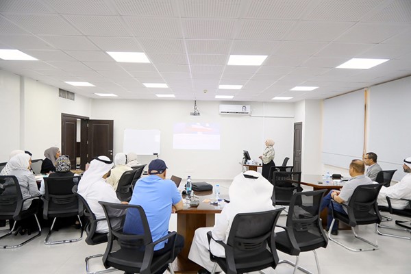 «التربية» تواصل تدشين الدورات التدريبية للمناهج الجديدة للموجهين والمعلمين تزامناً مع بداية العام الدراسي الجديد