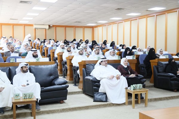 «التربية» تواصل تدشين الدورات التدريبية للمناهج الجديدة للموجهين والمعلمين تزامناً مع بداية العام الدراسي الجديد