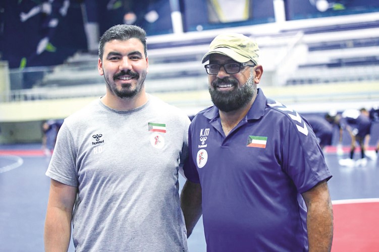 المدربان المساعدان خالد الملا وهاني الدواس