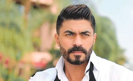 خالد سليم على خشبة المسرح ويستعد لطرح أغان جديدة