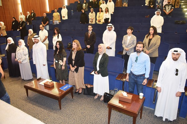 مدير عام الهيئة العامة للبيئة بالتكليف نوف بهبهاني والممثلة المقيمة لبرنامج الأمم المتحدة الإنمائي في الكويت إيما مورلي