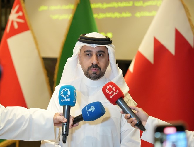 عضو لجنة التخطيط والتنسيق بالأمانة العامة لمجلس التعاون ممثل مملكة البحرين هاشم الكوهجي
