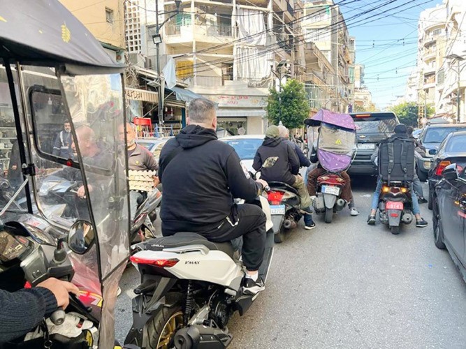 انتشار كثيف للدراجات النارية في شواريع بيروت (محمود الطويل)