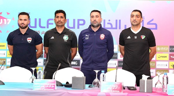  طارق الخليفي مع مدربي السعودية والبحرين والعراق