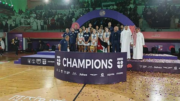 إسماعيل القرقاوي متوجا سيدات شباب الفحيص الأردني بالمركز الأول والميدالية الذهبية