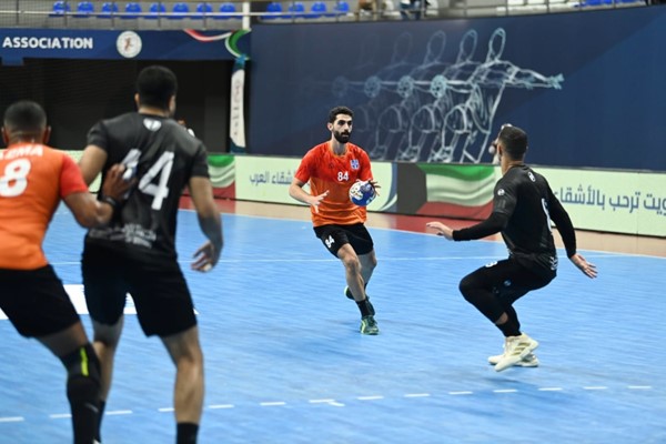 «يد كاظمة» يهزم البنك الأهلي ويتأهل لنهائي البطولة العربية