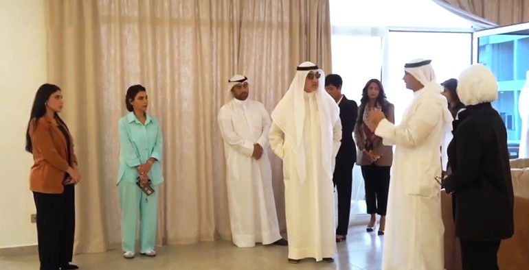 جانب من جولة النائب الأول الشيخ فهد اليوسف إلى نادي ضباط الشرطة بمنطقة أبو الحصانية