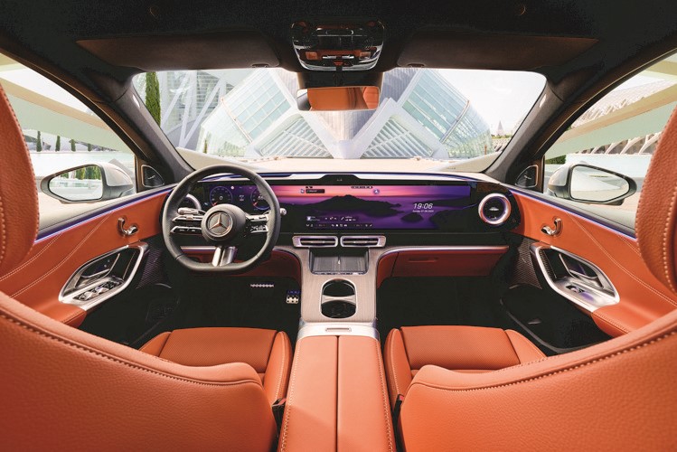 مرسيدس - بنز GLC الجديدة كليا.. الكفاءة ومتعة القيادة بلا تنازلات