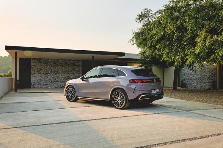 مرسيدس - بنز GLC الجديدة كليا.. الكفاءة ومتعة القيادة بلا تنازلات