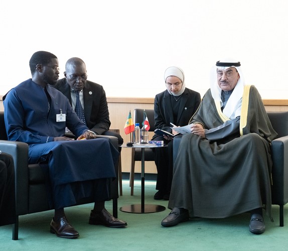 ممثل صاحب السمو الأمير الشيخ مشعل الأحمد سمو ولي العهد الشيخ صباح الخالد خلال اللقاء مع الرئيس بايسرو يوماي فاي رئيس السنغال