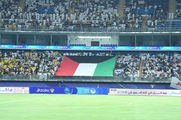 الكويت يتجاوز القادسية وينفرد بالصدارة