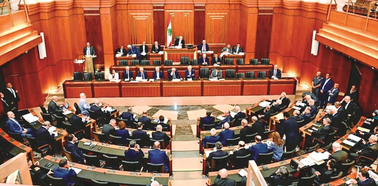 رئيس مجلس النواب نبيه بري مترئسا الجلسة التشريعية في المجلس النيابي	 (محمود الطويل)