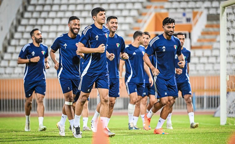 «الأزرق» واصل تدريباته قبل التوجه إلى معسكر دبي غداً