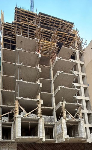تراجع قطاع البناء بنسبة 50% بفعل الأزمة الاقتصادية والحرب الإسرائيلية.. والمخاوف من تجددها تنتاب المواطنين