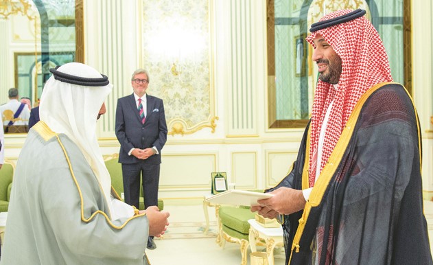 ولي العهد السعودي تسلّم أوراق اعتماد سفيرنا لدى المملكة الشيخ صباح ناصر الصباح نيابة عن خادم الحرمين الشريفين