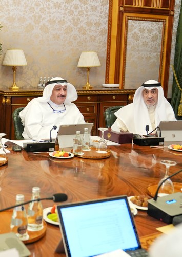 النائب الأول لرئيس مجلس الوزراء ووزير الداخلية الشيخ فهد اليوسف ود.أحمد العوضي