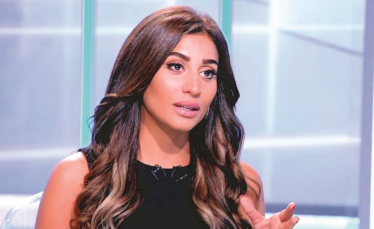 الشائعات تطارد دينا الشربيني.. وياسمين رئيس تكشف السر!