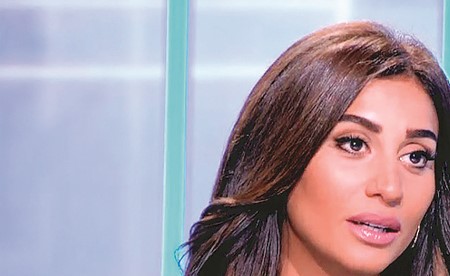 الشائعات تطارد دينا الشربيني.. وياسمين رئيس تكشف السر!