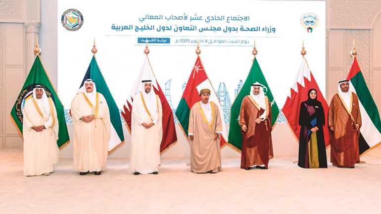 وزير الصحة د.أحمد العوضي متوسطا وزراء الصحة الخليجيين بحضور أمين عام مجلس التعاون جاسم البديوي خلال الاجتماع