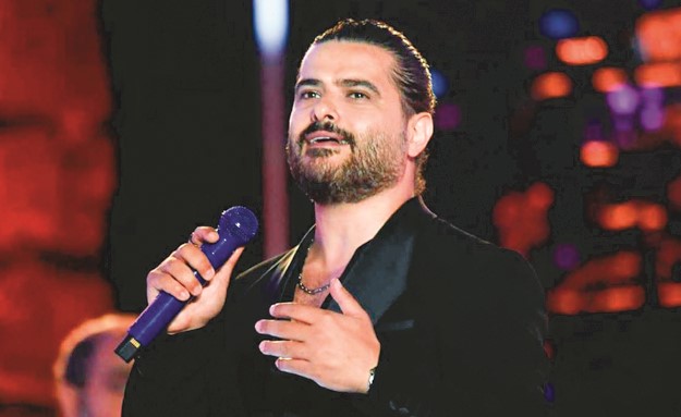 ناصيف زيتون: «انتي وبس» و«بدم بارد».. قريباً